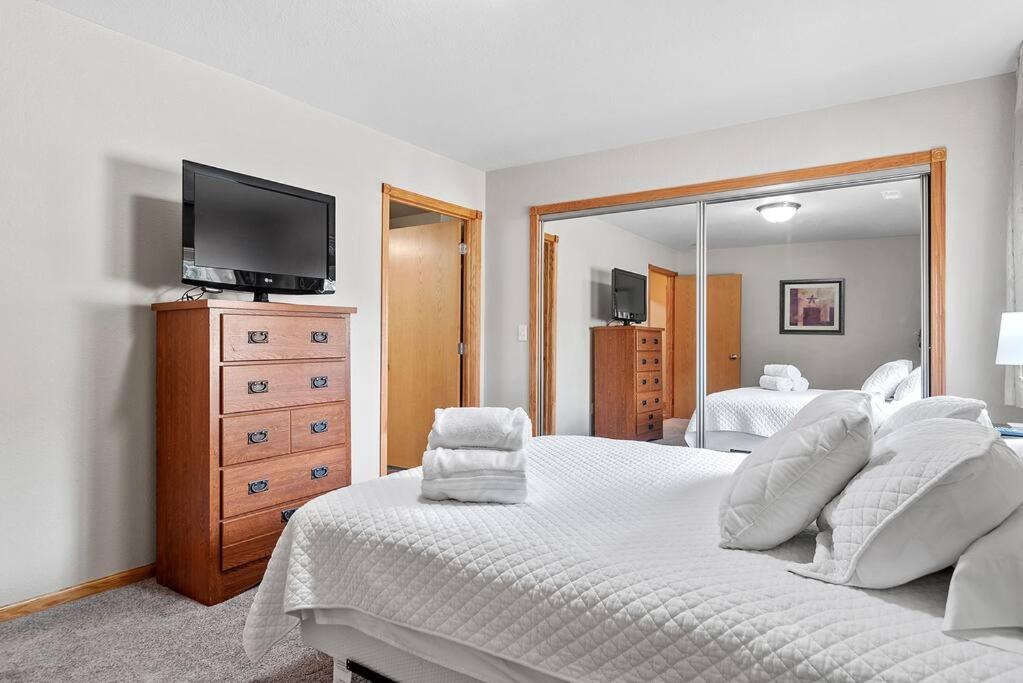 Villa Convenient Townhouse - Near Airport Rapid City Exterior foto